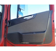 Б/у Карта дверная (обшивка) правая Volvo FH4 Euro 6 (Вольво ФШ4 Евро 6) 21934402