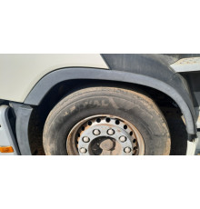 Б/у Накладка на переднє крило (півмісяць, молдинг) права Volvo FH4 Euro 6 (Вольво ФШ4 Євро 6) 84096590