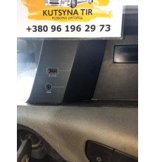 Б/у Панель роз'ємів USB та AUX Volvo FH4 Euro 6 (Вольво ФШ4 Євро 6) 82303887