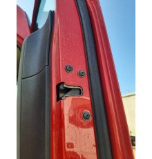 Б/у Замок дверний правий Volvo FH4 Euro 6 (Вольво ФШ4 Євро 6) 82183386