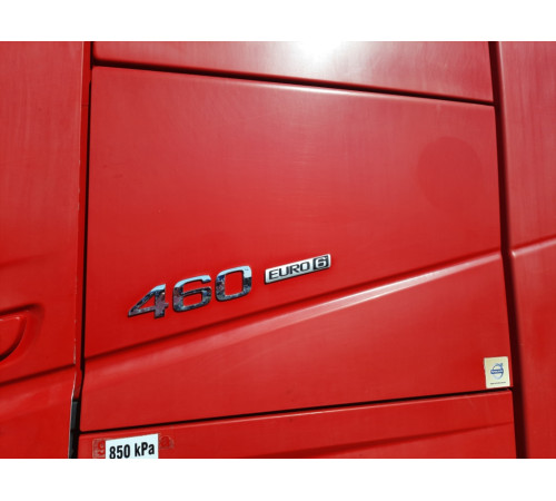 Кришка бомболюка (інструментального ящика) ліва Volvo FH4 Euro 6 – б/у 82097100