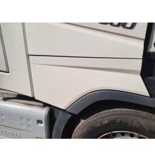 Б/у Продолжение ступеньки/крыла правое Volvo FH4 Euro 6 (Вольво ФШ4 Евро 6) 82180201