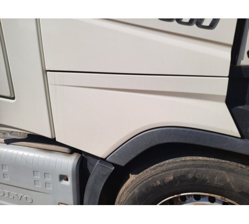 Продолжение ступеньки/крыла правое Volvo FH4 Euro 6 – б/у 82180201