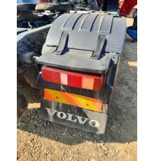 Б/у Крило заднє у зборі з ліхтарем та кронштейном, права сторона Volvo FH4 Euro 6 (Вольво ФШ4 Евро 6) 22087691
