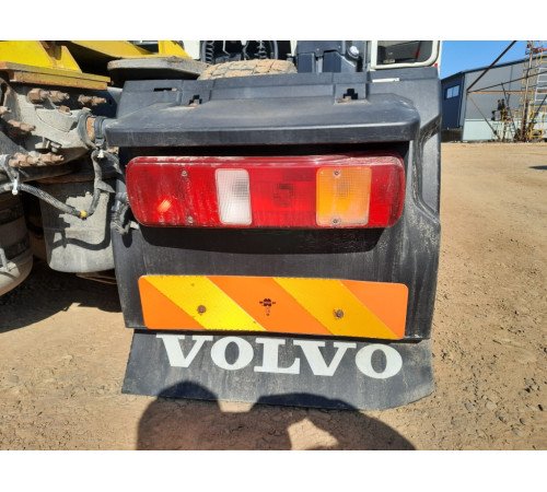 Крыло заднее правое с фонарем и кронштейном Volvo FH4 Euro 6 – б/у 22087691