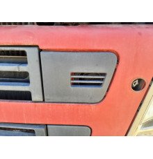 Б/у Заглушка (крышка) решётки радиатора Volvo FH13 Euro 5 (Вольво ФШ13 Евро 5) 20529705