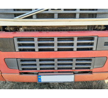 Б/у Решётка радиатора (ступенька) Volvo FH13 Euro 5 (Вольво ФШ13 Евро 5) 20533138, 20529704