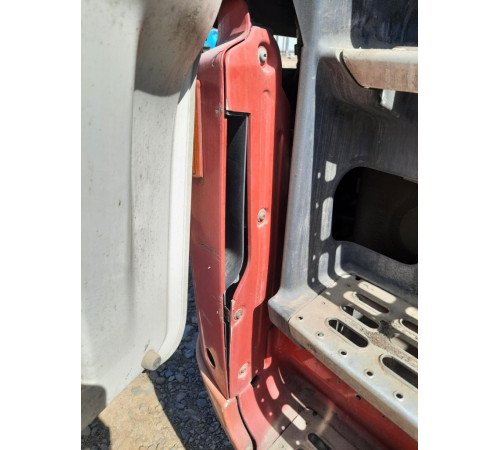 Панель, закриваюча короб фари, ліва Volvo FH13 Euro 5 – б/у 20507020