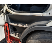 Б/у Підножка, ступенька велика ліва Volvo FH13 Euro 5 (Вольво ФШ13 Евро 5) 3175927