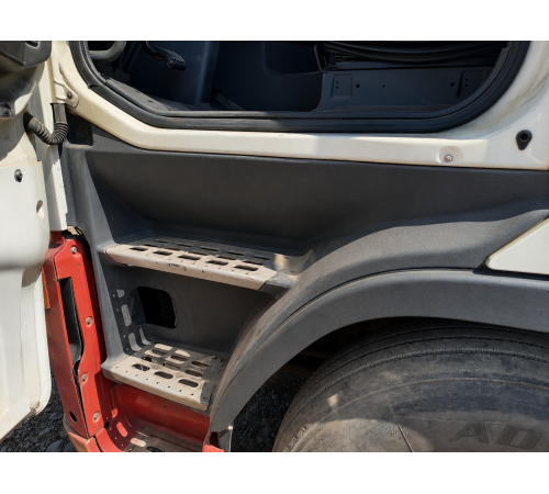 Подножка, ступенька большая левая Volvo FH13 Euro 5 – б/у 3175927