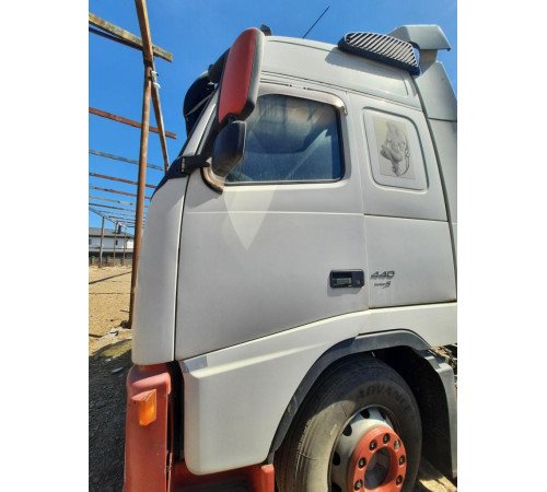 Дверь левая Volvo FH13 Euro 5 – б/у 20360542