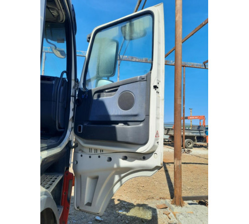 Дверь правая Volvo FH13 Euro 5 – б/у 20360543