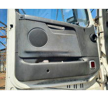 Б/у Карта дверна (обшивка) ліва Volvo FH13 Euro 5 (Вольво ФШ13 Евро 5) 20584944