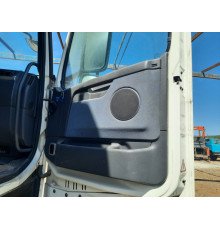 Б/у Карта дверная (обшивка) правая Volvo FH13 Euro 5 (Вольво ФШ13 Евро 5) 20584981