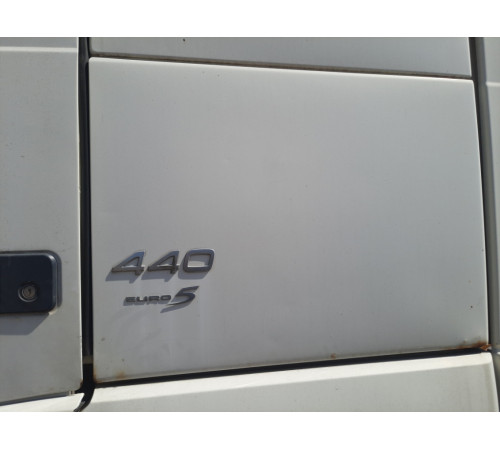 Кришка бокового бардачка (бомболюка) Volvo FH13 Euro 5 – б/у 3176123