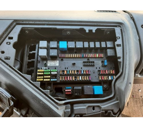 Блок предохранителей Volvo FH13 Euro 5 – б/у 20568055