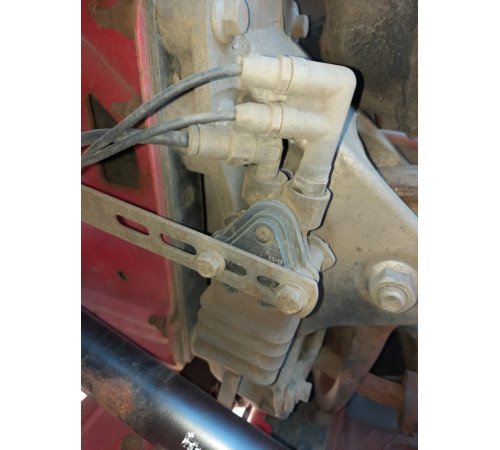 Кран уровня пола кабины передний Volvo FH13 Euro 5 – б/у 20531965