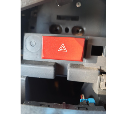 Б/у Кнопка аварійки Renault T Truck Range Gama Euro 6 (Рено Т ЕВРО 6) 7421627614