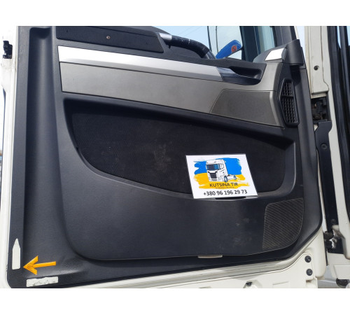 Б/у дверная карта, обшивка (левая) MAN TGX EURO 6 (МАН ТГХ ЕВРО 6) 81626306155, 81626306109