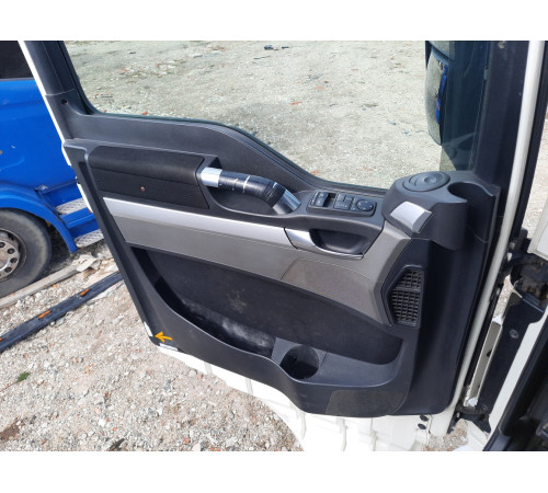Б/у Карта дверей, обшивка (ліва) MAN TGX EURO 6 (МАН ТГХ ЕВРО 6) 81626306155, 81626306109