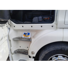 Б/у Ступенька ліва (велика підножка) MAN TGX EURO 6 (МАН ТГХ ЕВРО 6) 81615100915