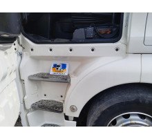 Б/у Ступенька левая (большая подножка) MAN TGX EURO 6 (МАН ТГХ ЕВРО 6) 81615100915