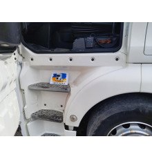 Б/у Ступенька ліва (велика підножка) MAN TGX EURO 6 (МАН ТГХ ЕВРО 6) 81615100915