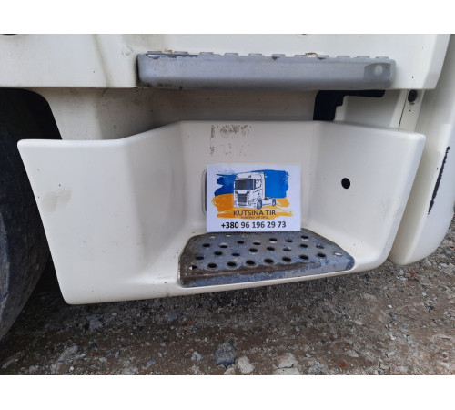 Б/у Підножка, ступенька мала нижня права пасажирська (мильниця) MAN TGX EURO 6 (МАН ТГХ ЕВРО 6) 81615100802, 81615100978