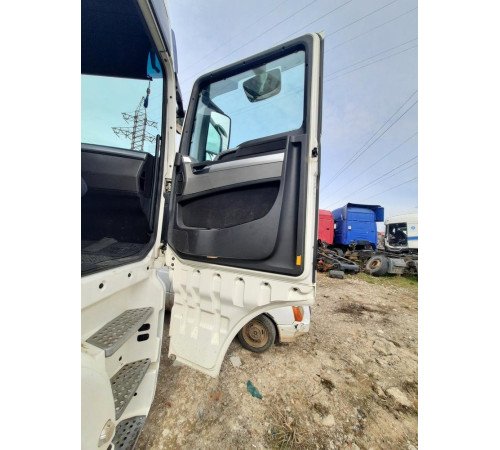 Б/у Правые (пассажирские) двери кабины MAN TGX EURO 6 (МАН ТГХ ЕВРО 6) 81626004118, 81626004130