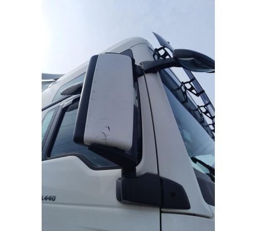 Б/у Зеркало правое (пассажирское) MAN TGX EURO 6 (МАН ТГХ ЕВРО 6) 81637306770, 81637306564
