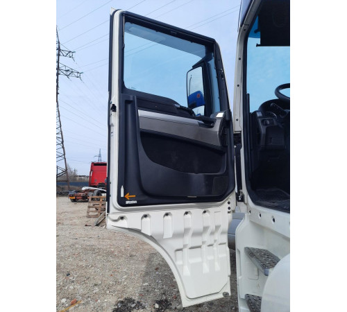 Б/у Левые (водительские) двери кабины MAN TGX EURO 6 (МАН ТГХ ЕВРО 6) 81626004117, 81626004129
