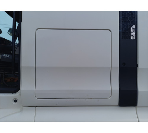 Б/у Крышка бокового левого бардачка (бомболюка) MAN TGX EURO 6 (МАН ТГХ ЕВРО 6)