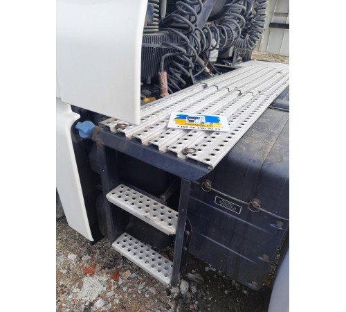 Б/у Ступенька (подножка) АКБ (ящика аккумуляторной батареи) MAN TGX EURO 6 (МАН ТГХ ЕВРО 6) 81429026066
