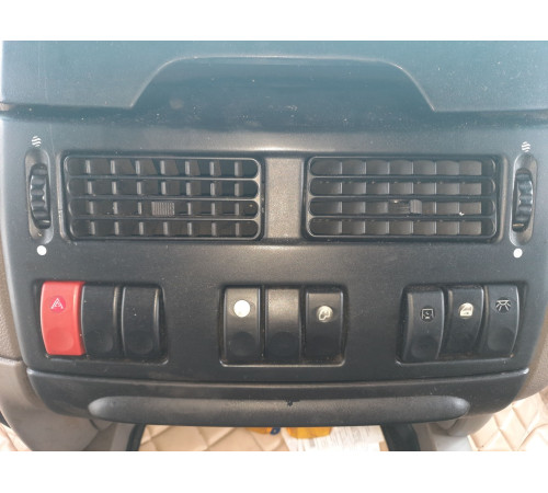 Б/у Кнопки центральної консолі торпедо DAF XF 105 EURO 5 (ДАФ ХФ 105 ЕВРО 5)