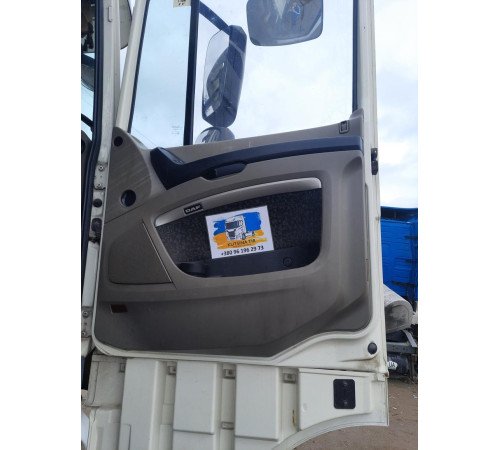 Б/у Обшивка двери (дверная карта) правая пассажирская DAF XF 105 EURO 5 (ДАФ ХФ 105 ЕВРО 5) 1679386
