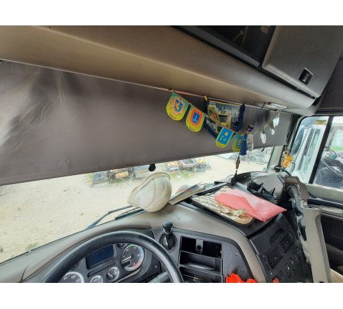 Б/у Механическая солнцезащитная шторка лобового стекла DAF XF 105 EURO 5 (ДАФ ХФ 105) 1725981