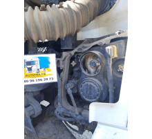 Б/у Правый кронштейн основной фары DAF XF 106 Euro 6 (Даф хф 106 Евро 6) 1798449